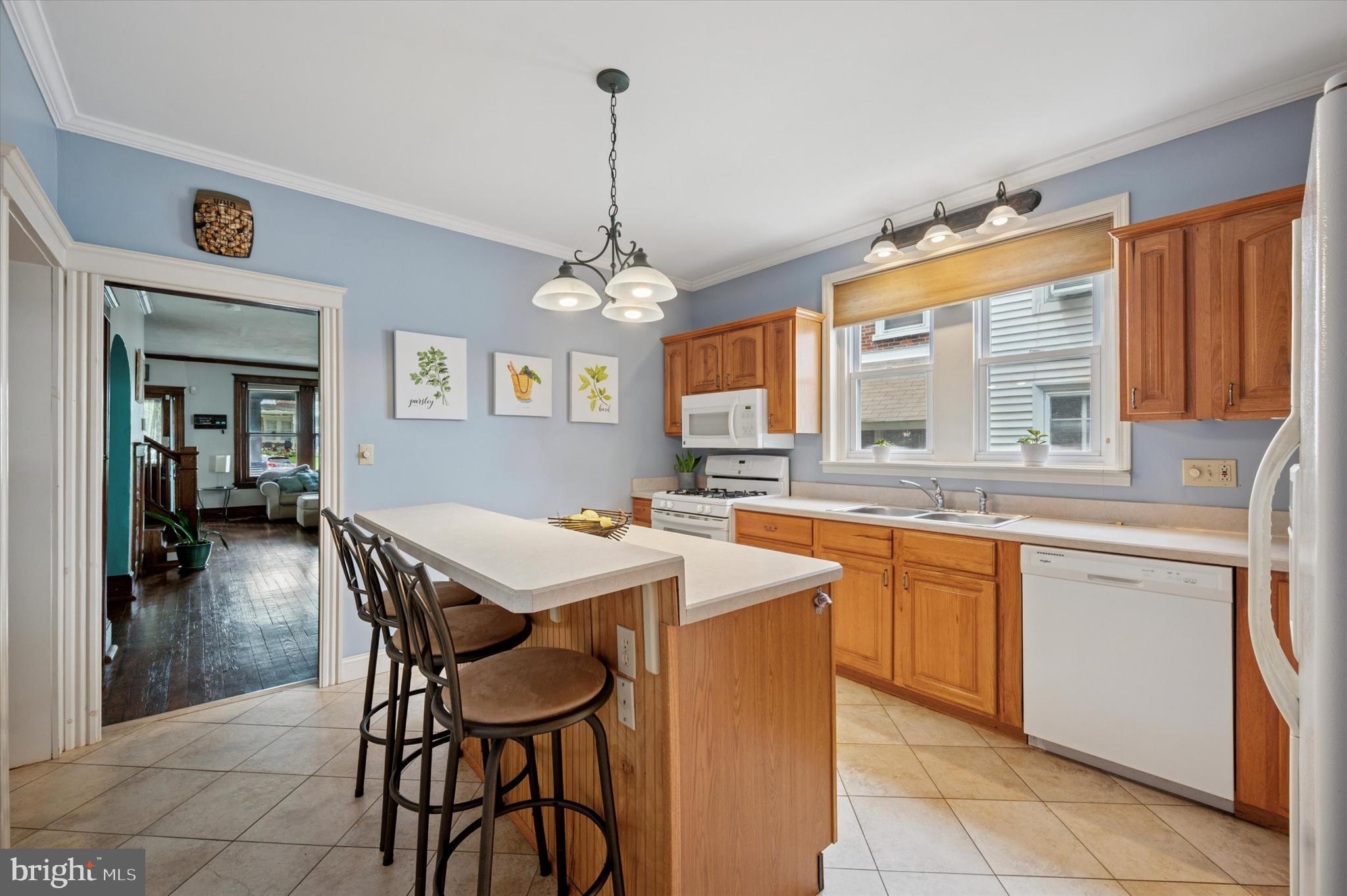 114 W 3RD AVENUE