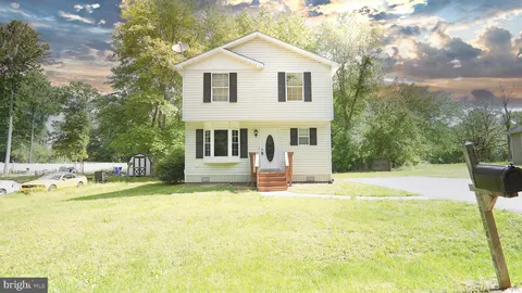 16504 Tubman Place, Hughesville, MD MLS: MDCH2042662