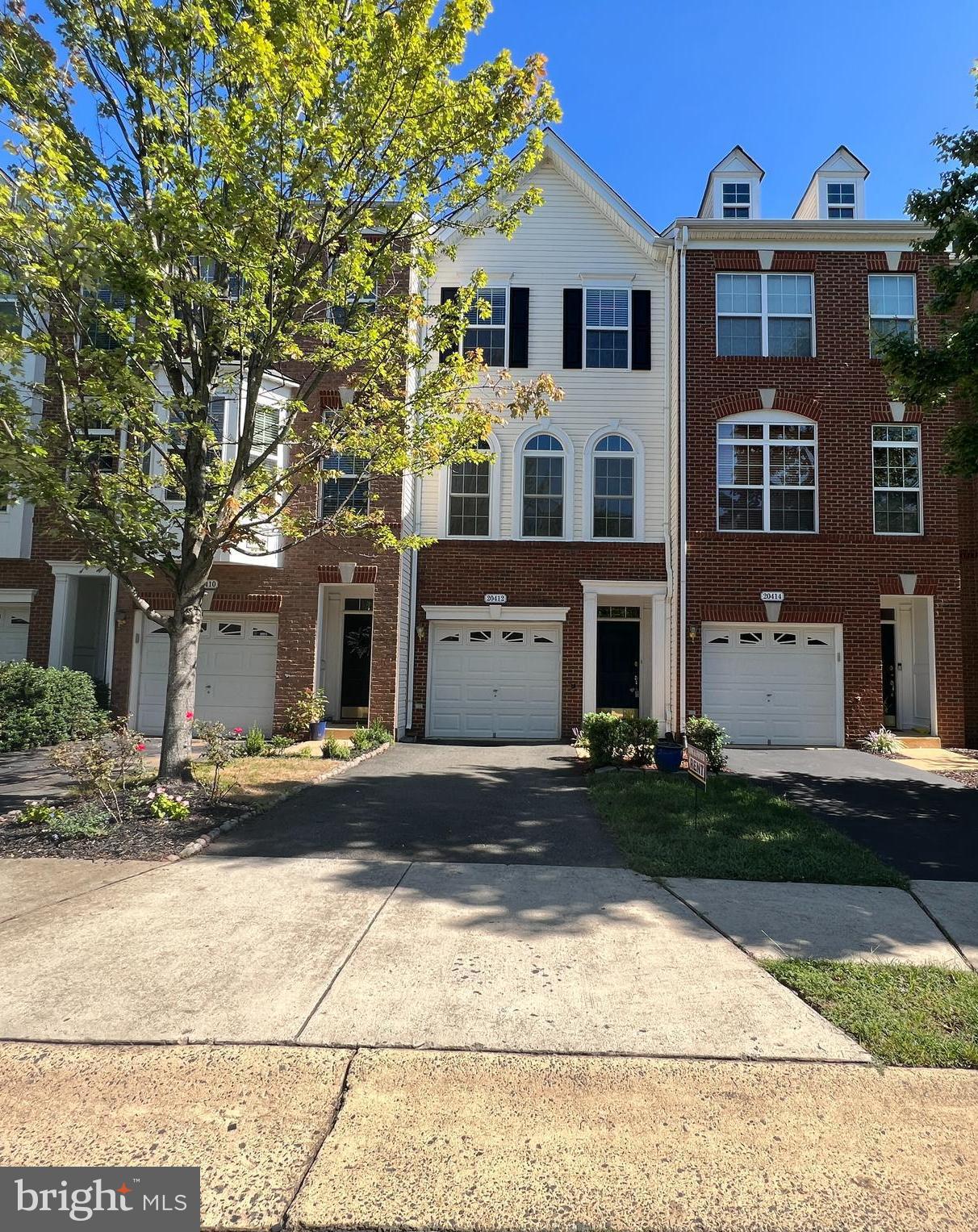 BELMONT COUNTRY CLUB - Residential Lease