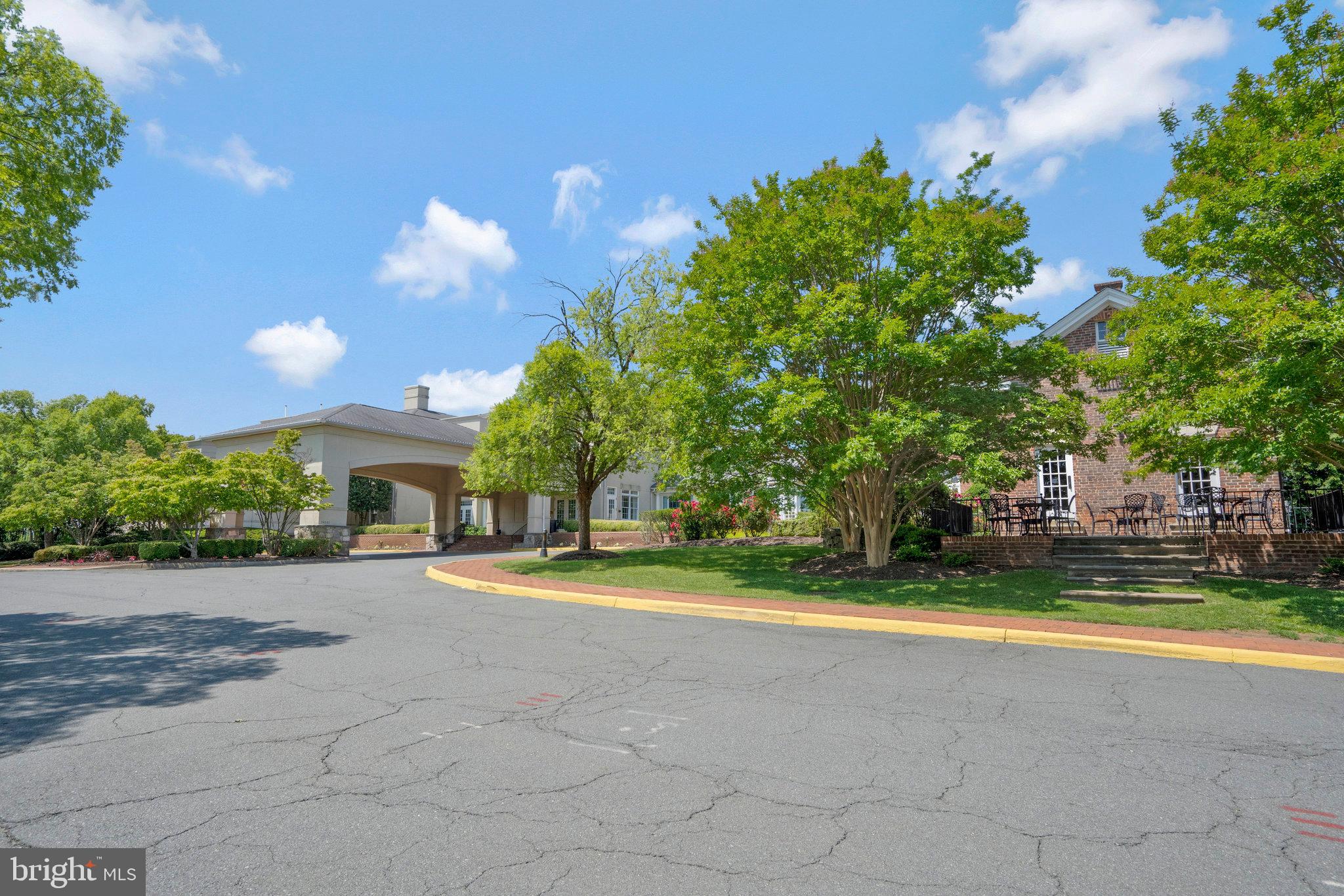 BELMONT COUNTRY CLUB - Residential Lease