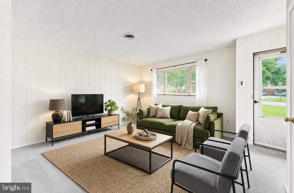 404 S BROWNLEAF ROAD