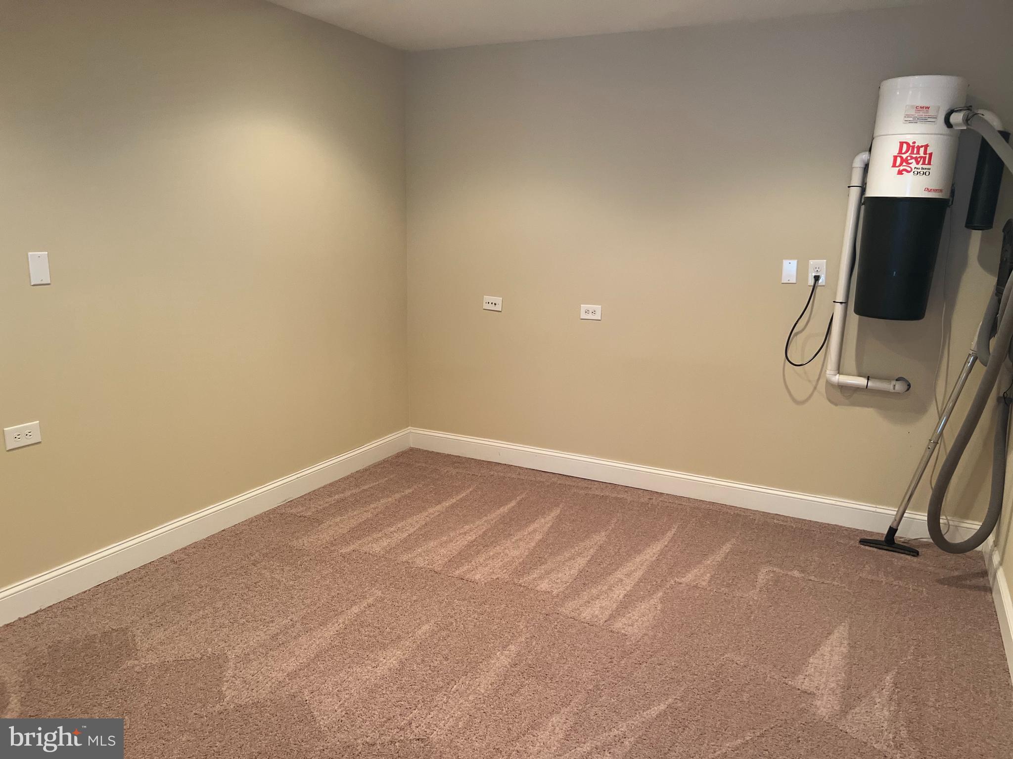 ROWENS MILL - Residential