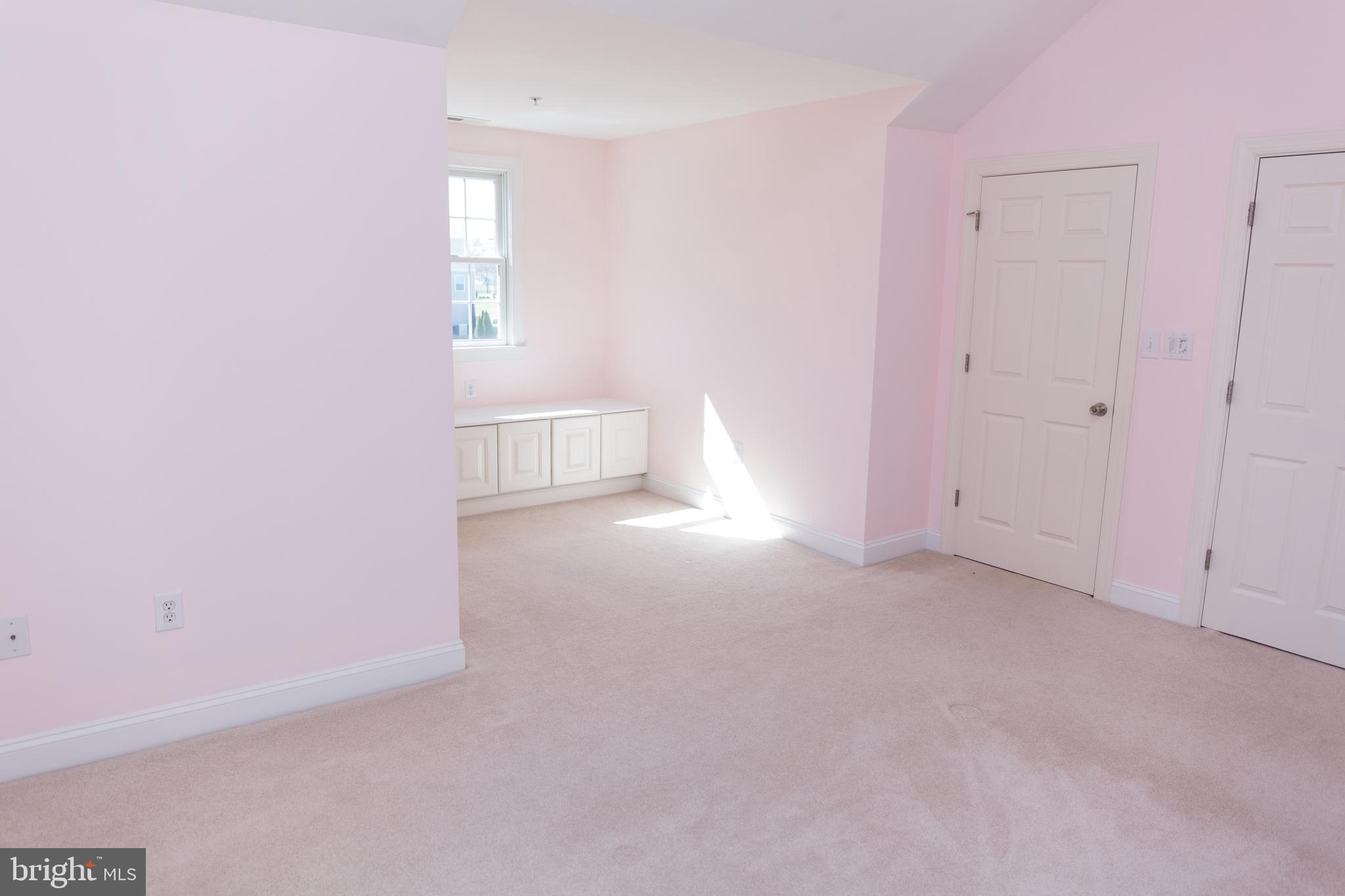 ROWENS MILL - Residential