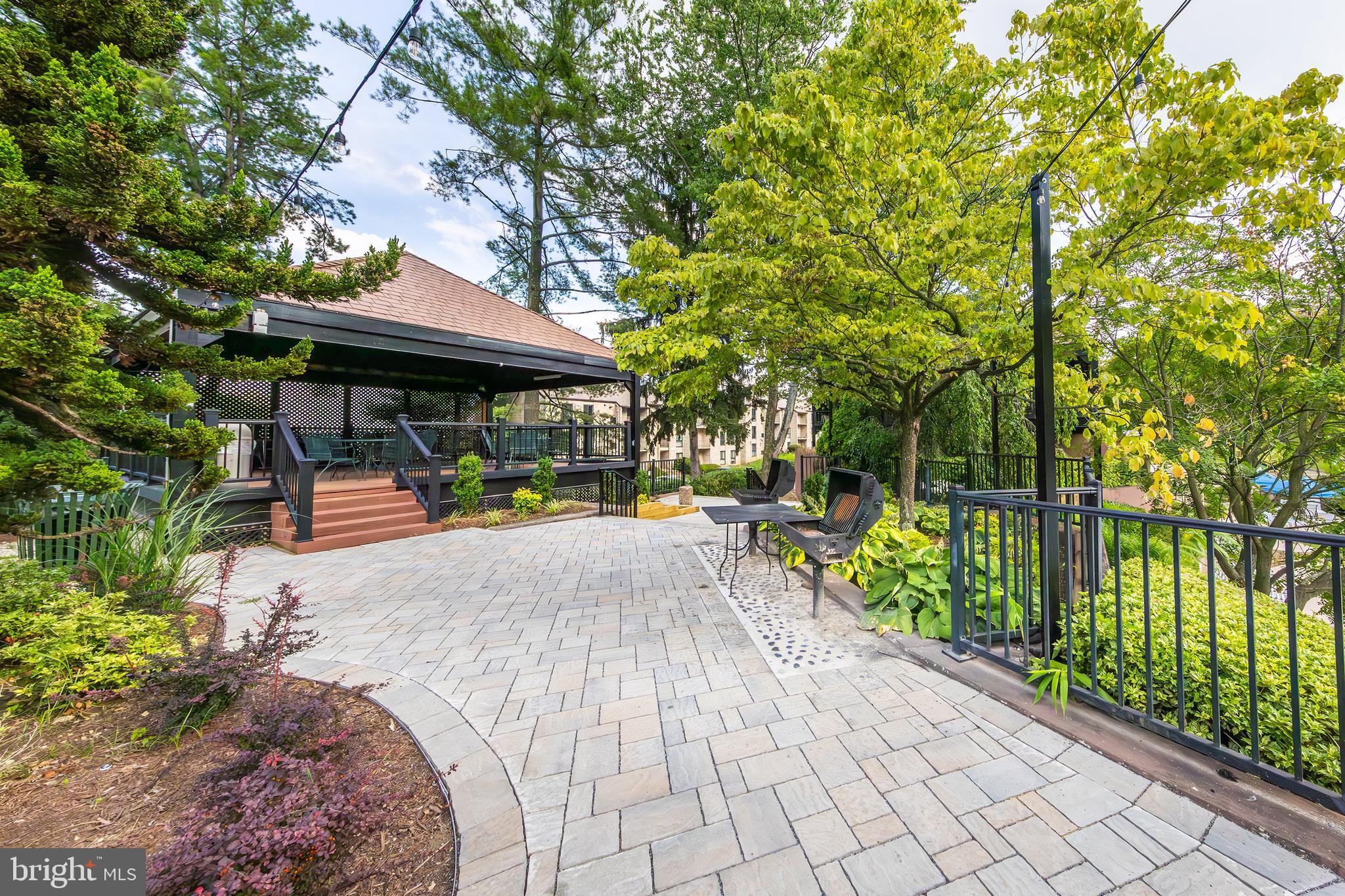 WATERGATE AT LANDMARK - Residential