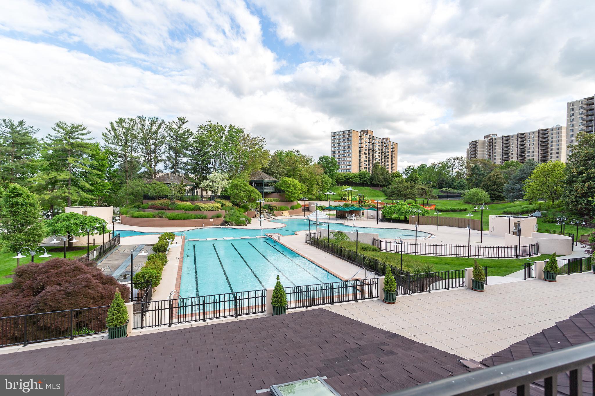 WATERGATE AT LANDMARK - Residential