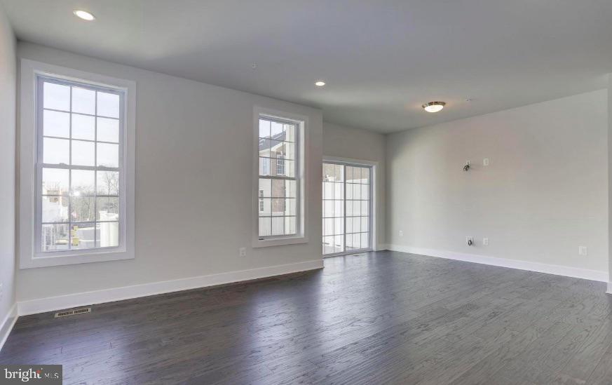 THE ENCLAVE AT ARUNDEL PRESERVE - Residential Lease