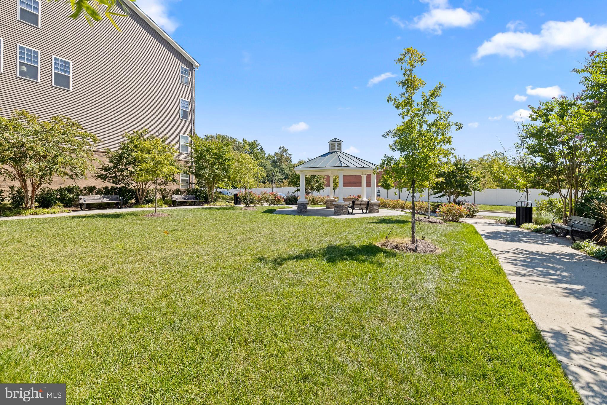 GLENN DALE COMMONS - Residential