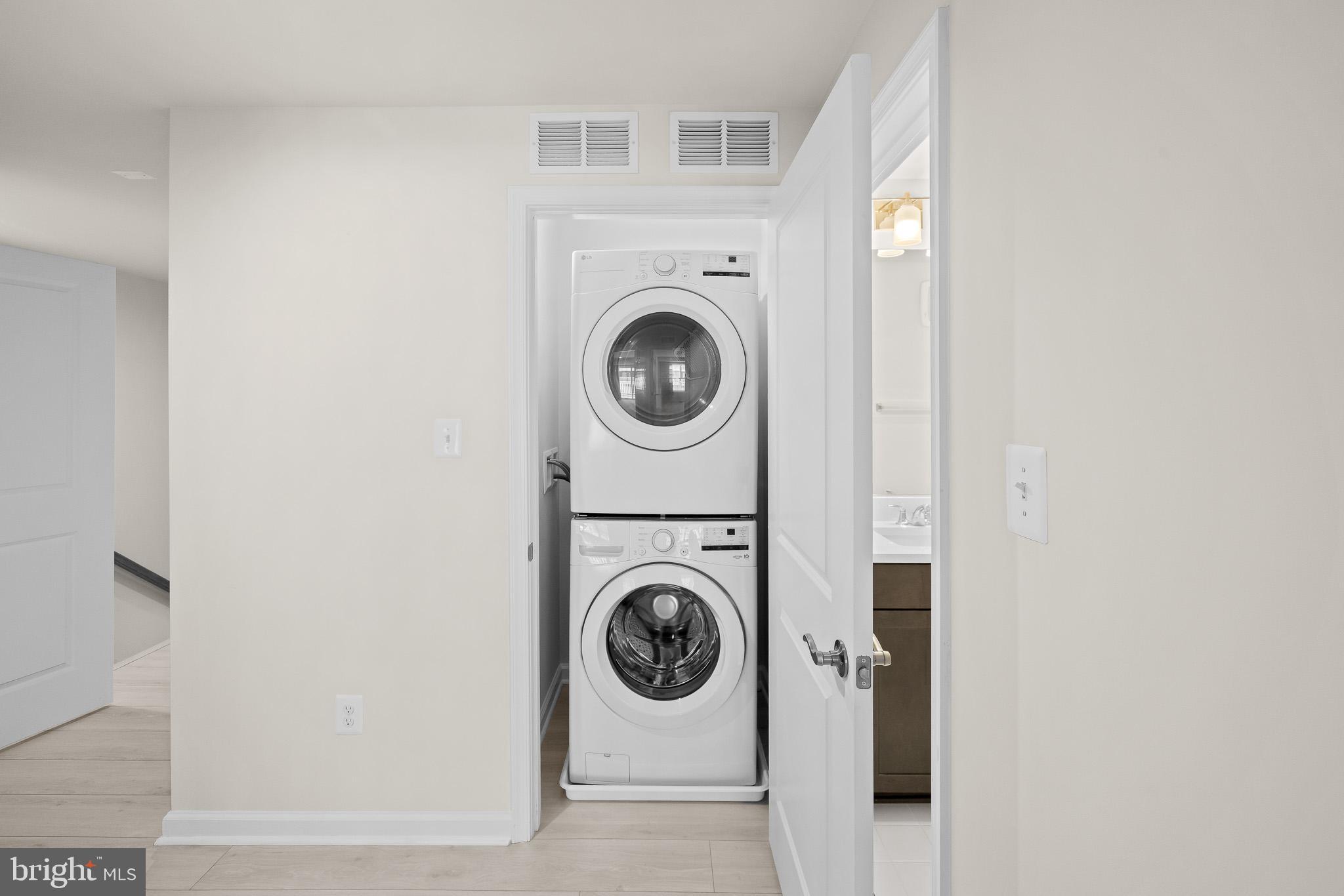 GLENN DALE COMMONS - Residential