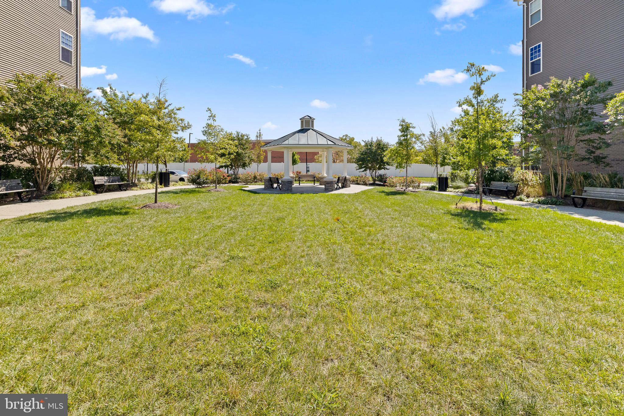 GLENN DALE COMMONS - Residential