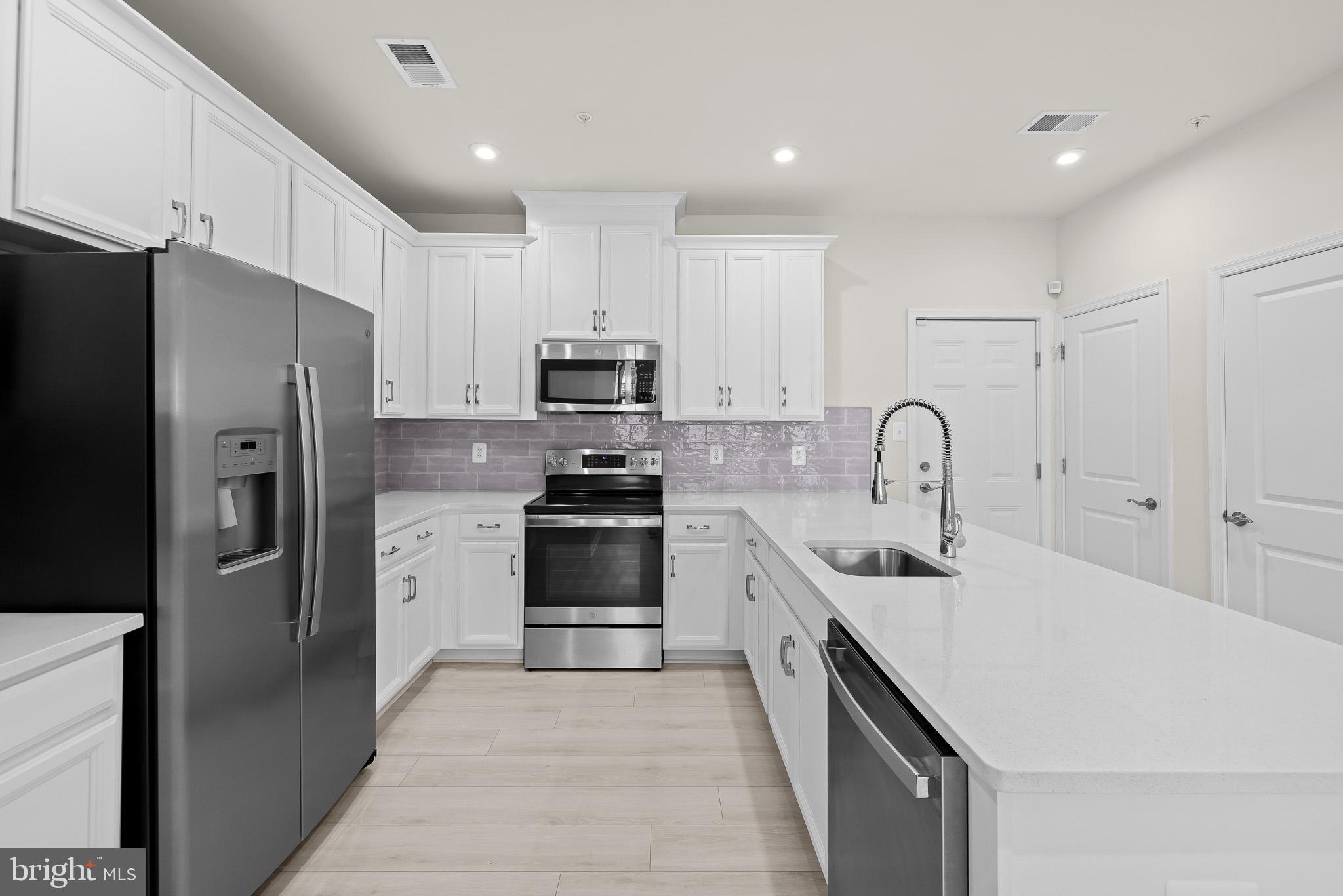 GLENN DALE COMMONS - Residential