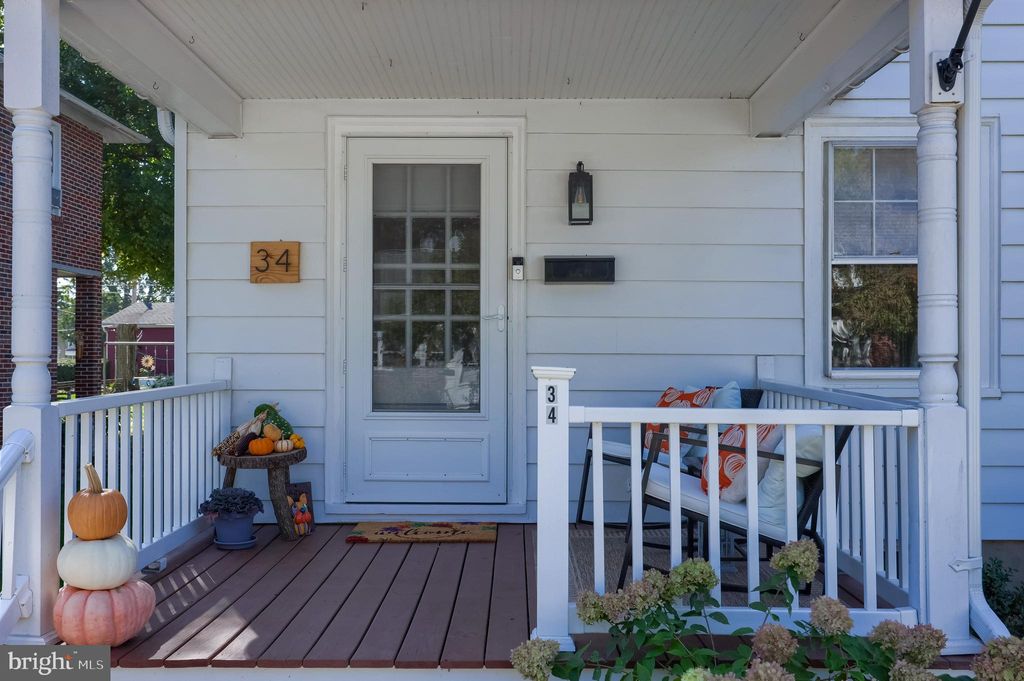 Photo of 34 E Market Street, LITITZ, PA 17543 (MLS # PALA2076832)
