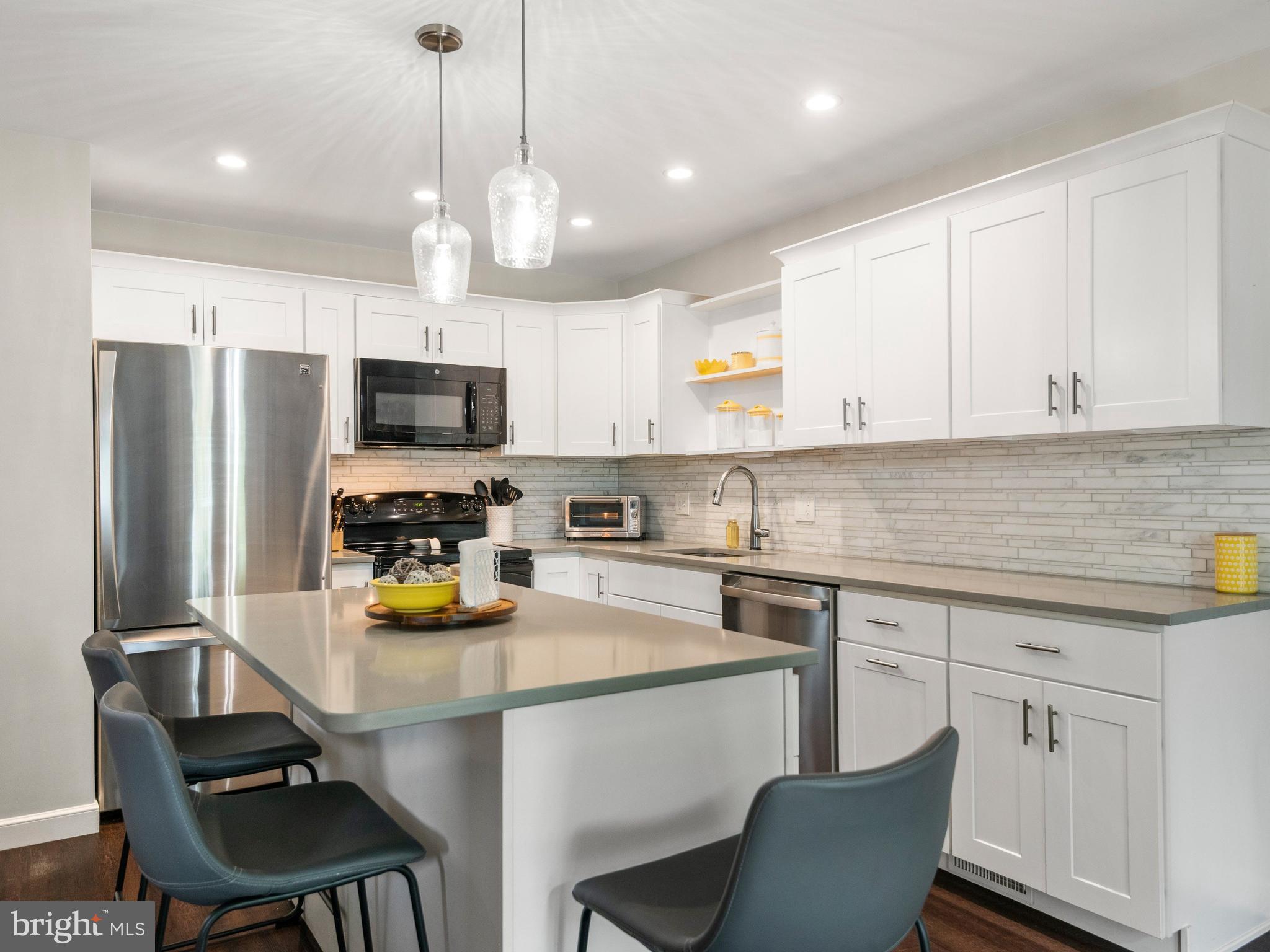 206 SAND COURT