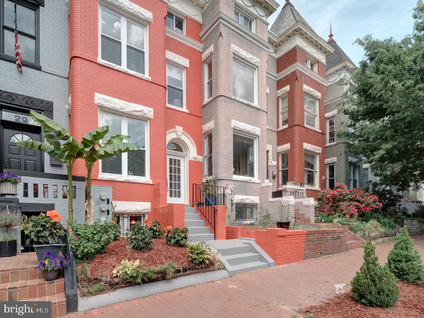 27 SEATON PLACE NW