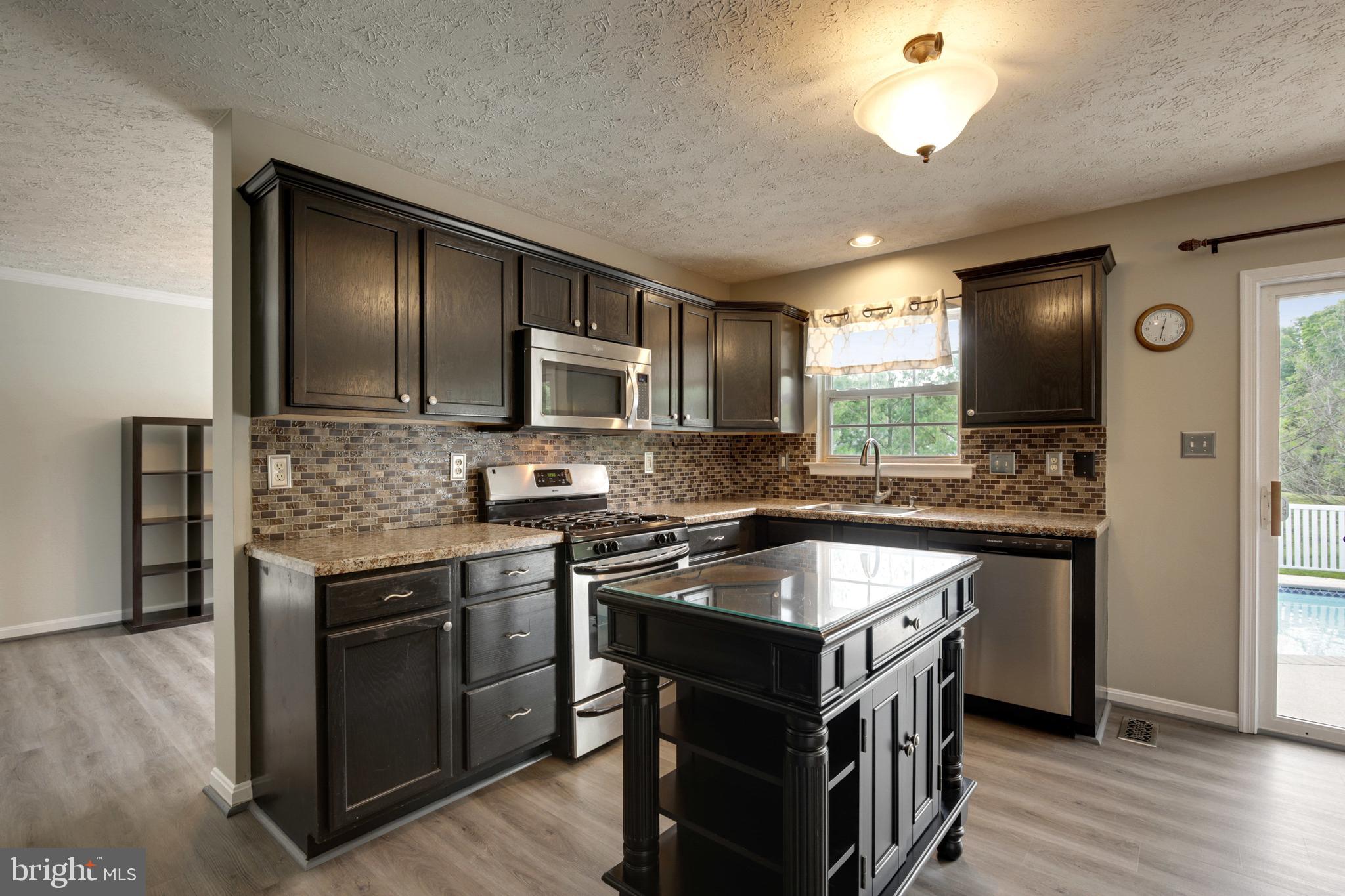 TUCHAHOE FARMS - Residential