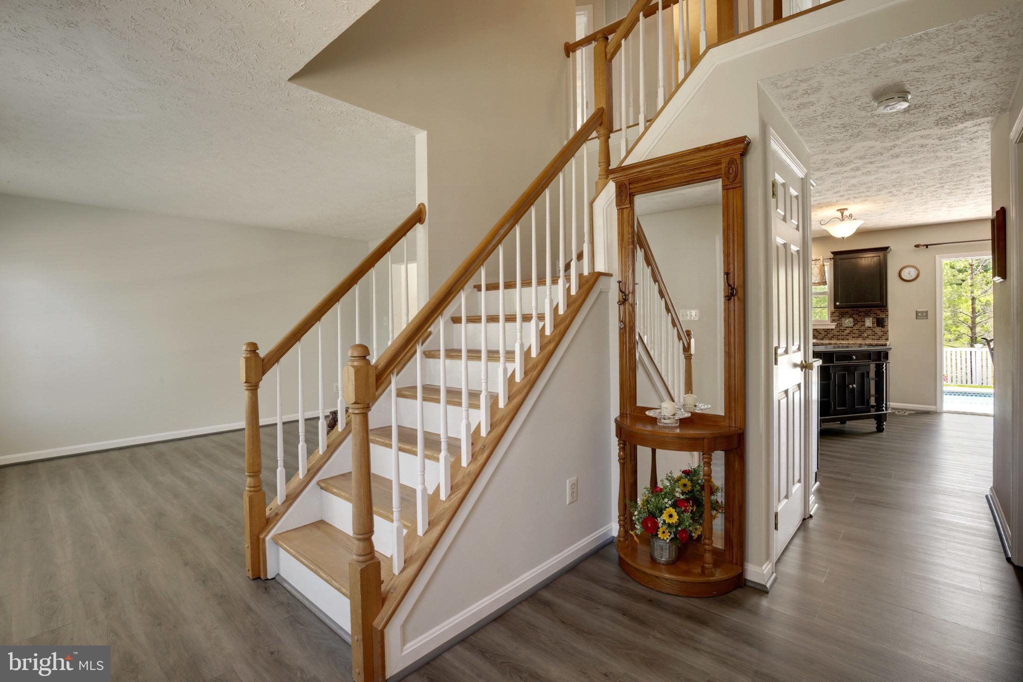 TUCHAHOE FARMS - Residential