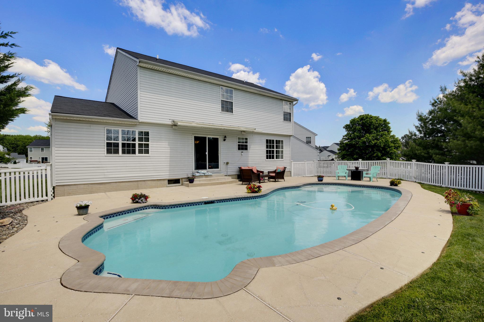 TUCHAHOE FARMS - Residential