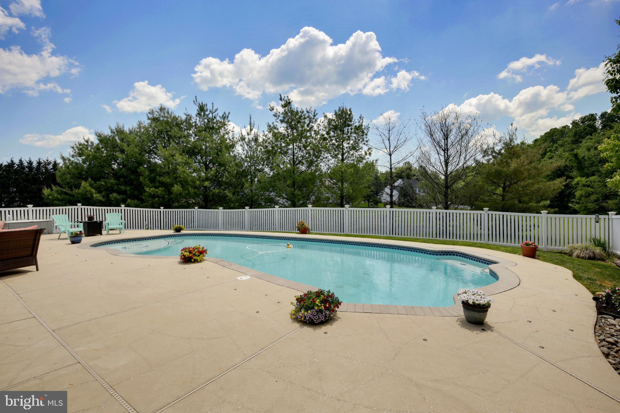 TUCHAHOE FARMS - Residential