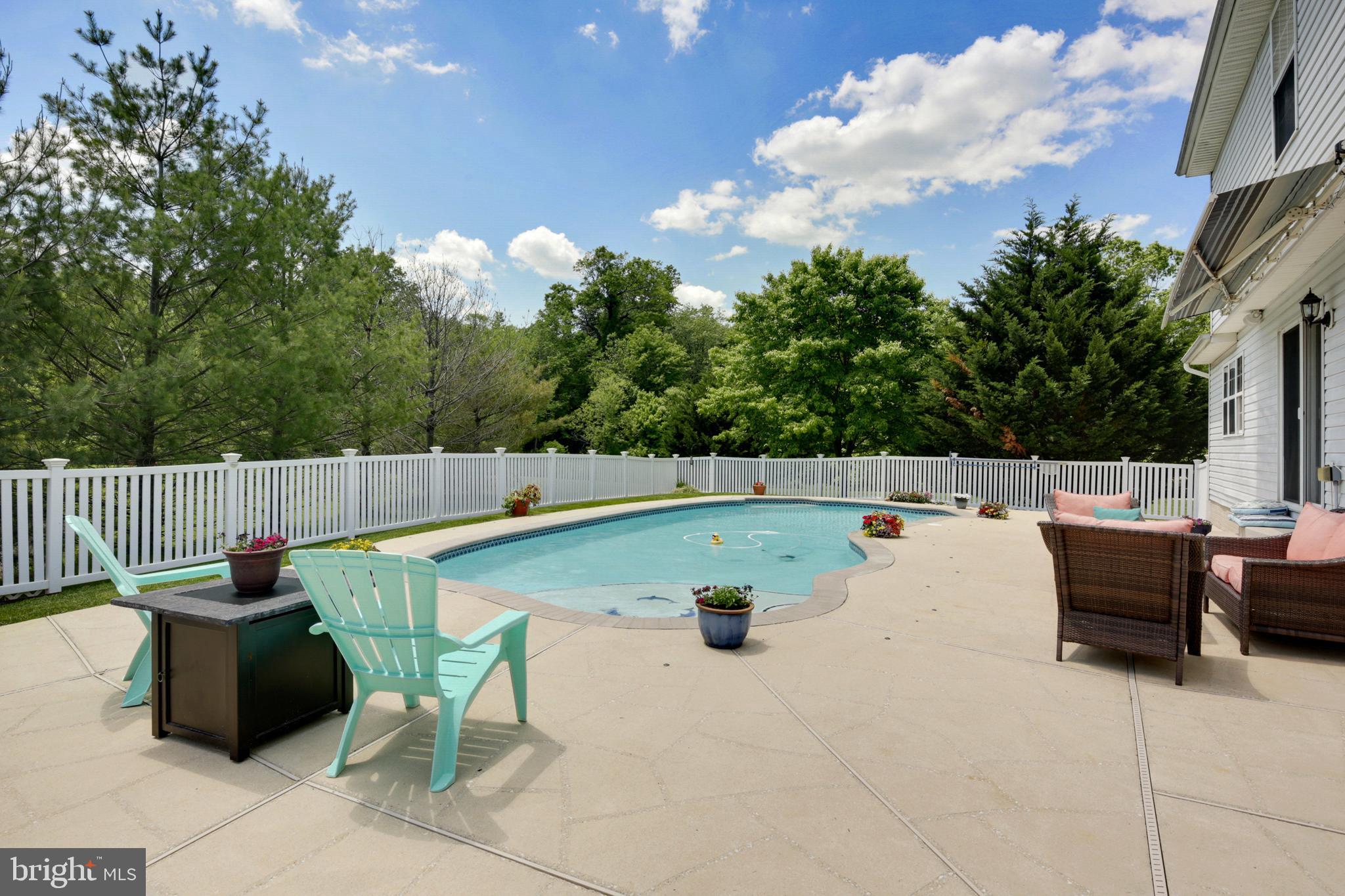 TUCHAHOE FARMS - Residential