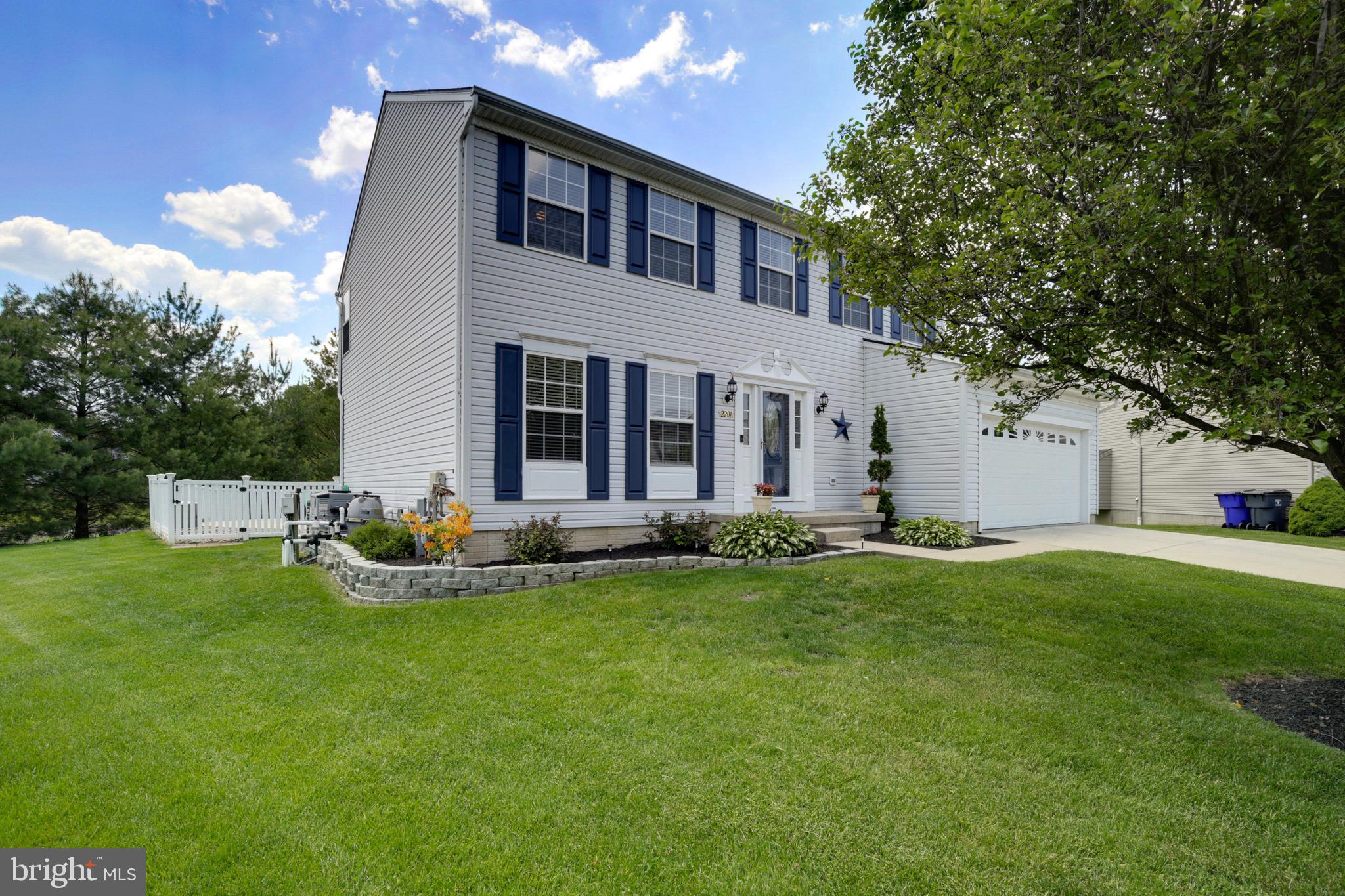 TUCHAHOE FARMS - Residential