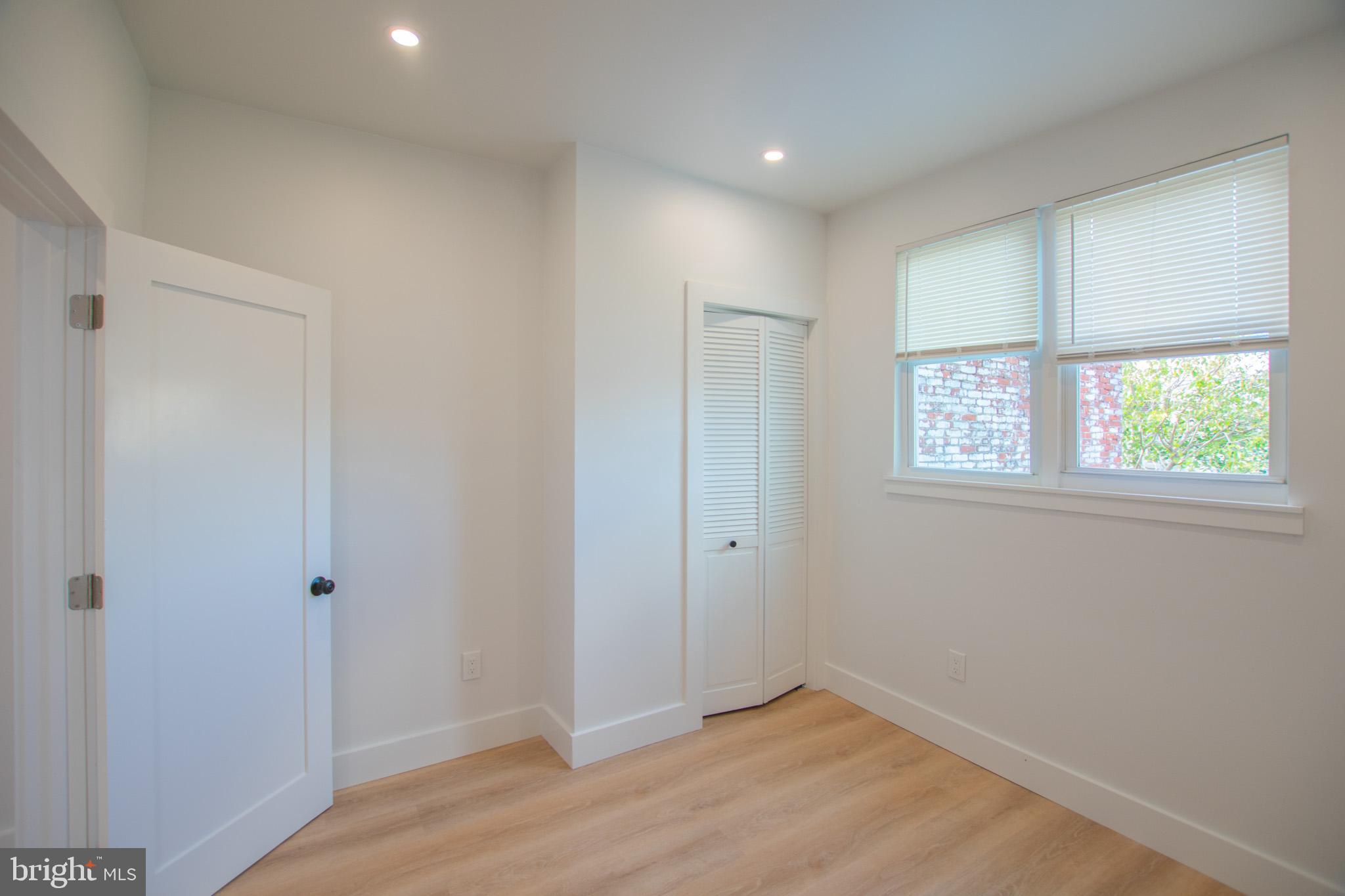 POINT BREEZE - Residential Lease