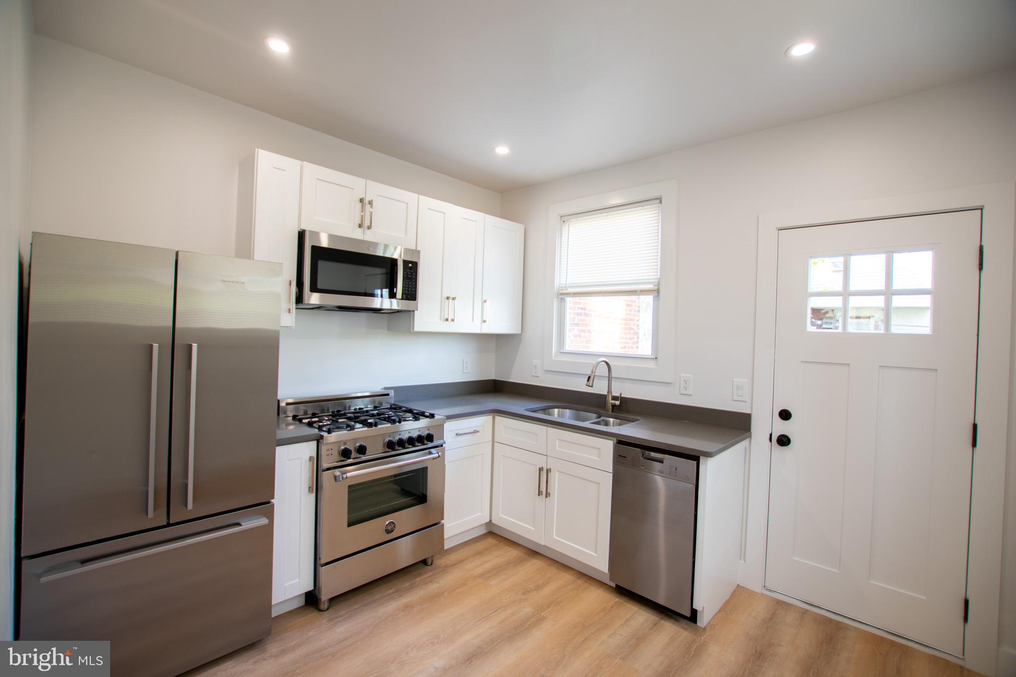 POINT BREEZE - Residential Lease