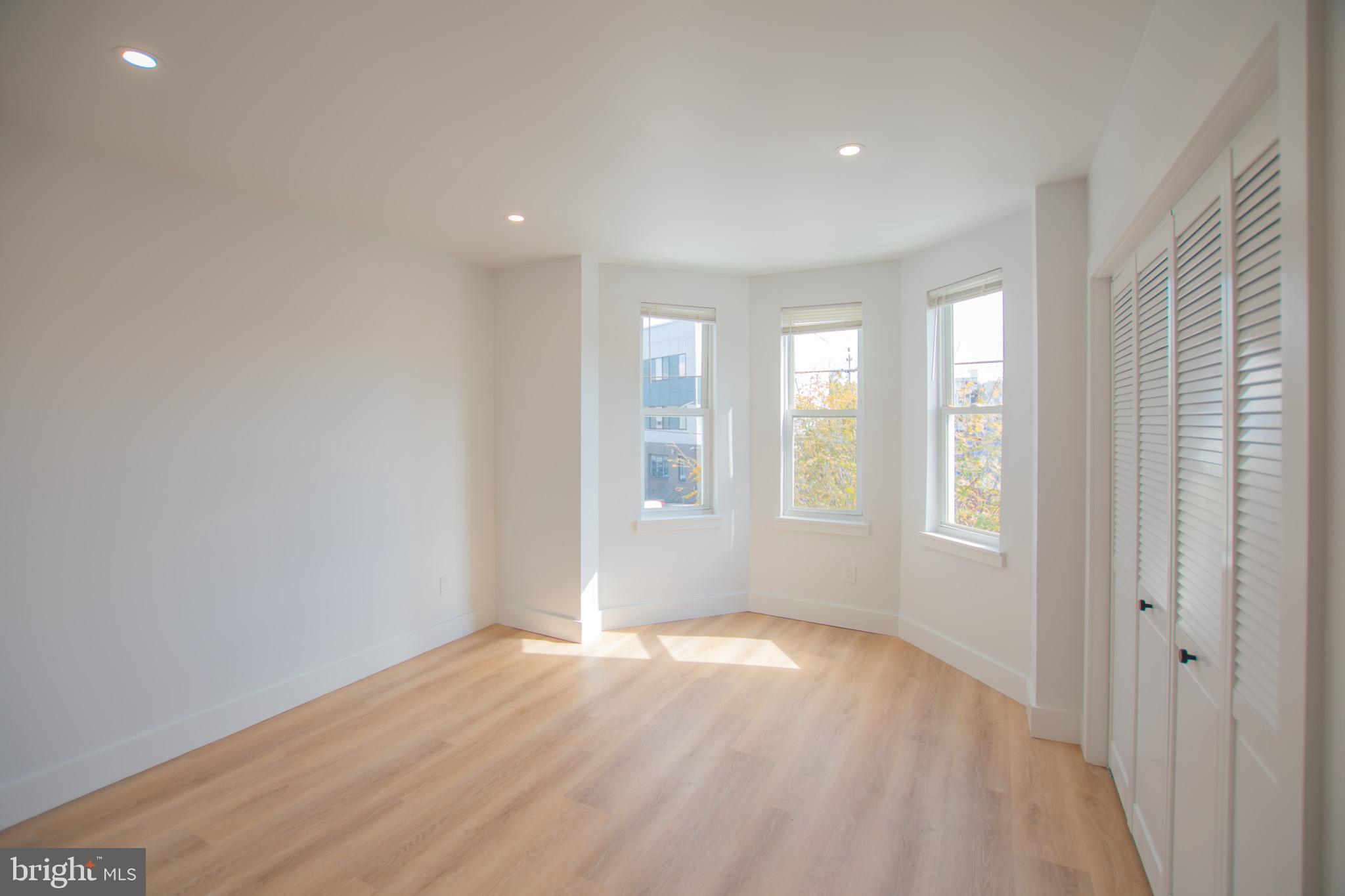 POINT BREEZE - Residential Lease