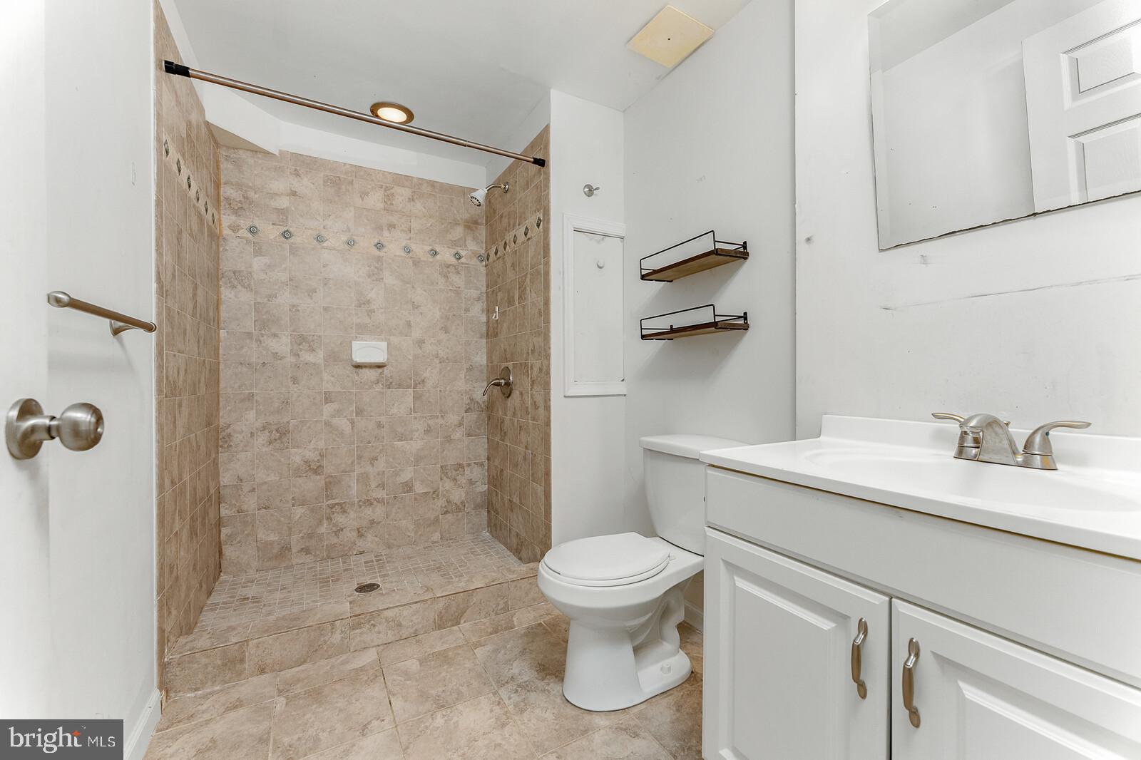 GLEN COVE - Residential Lease