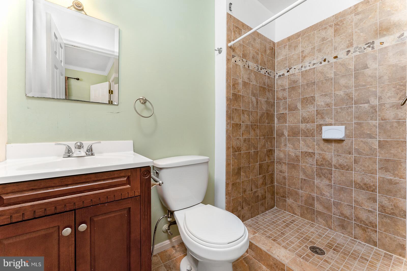 GLEN COVE - Residential Lease