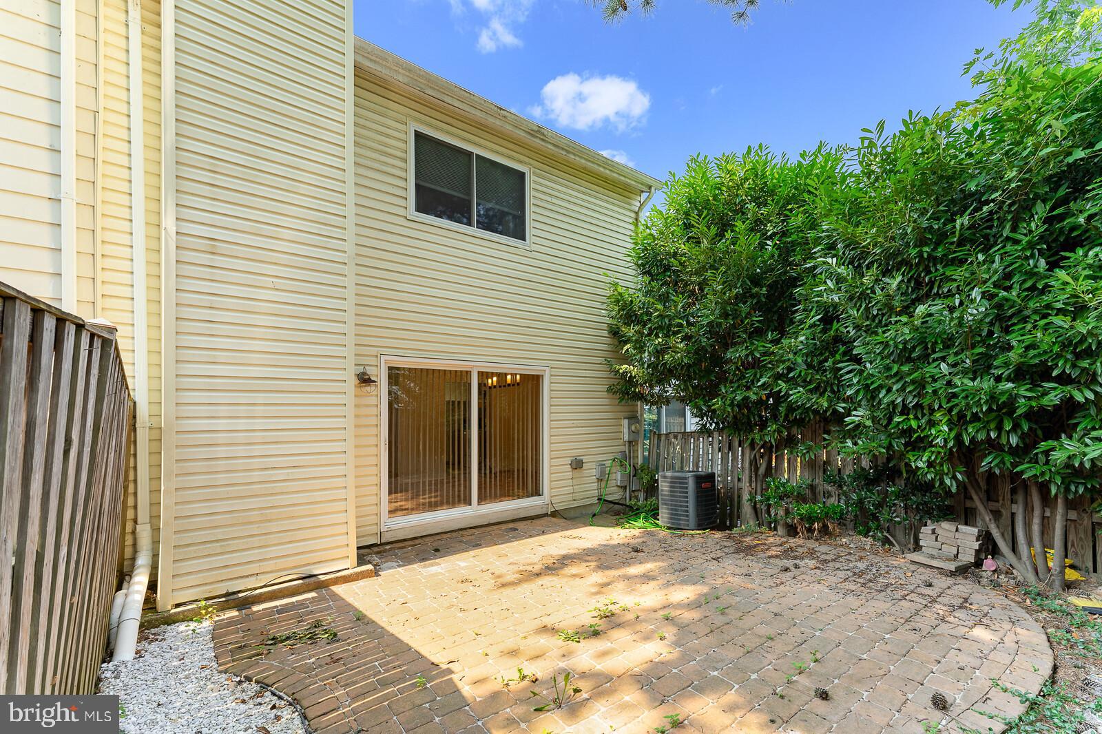 GLEN COVE - Residential Lease