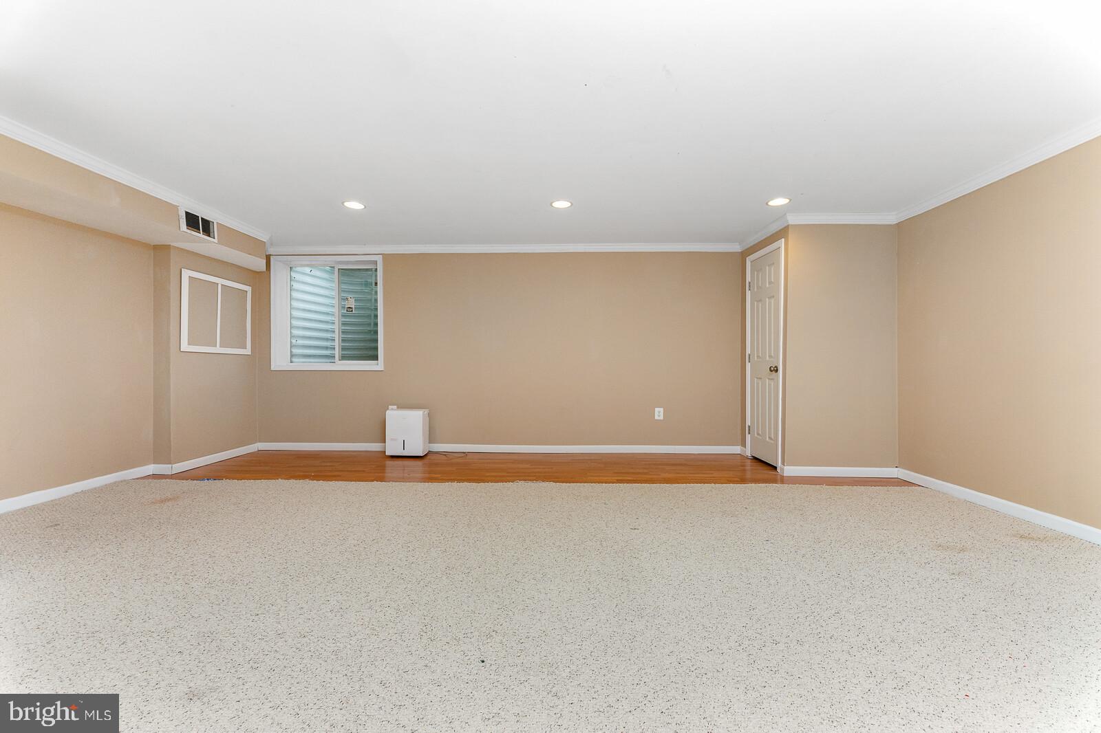 GLEN COVE - Residential Lease