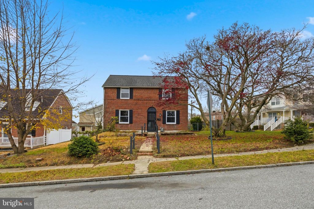 Photo of 333 S Taylor Avenue, CRUM LYNNE, PA 19022 (MLS # PADE2104358)