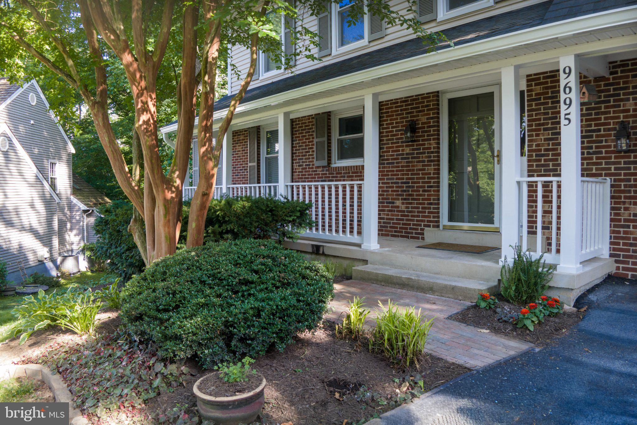 9695 HOLLY OAK COURT