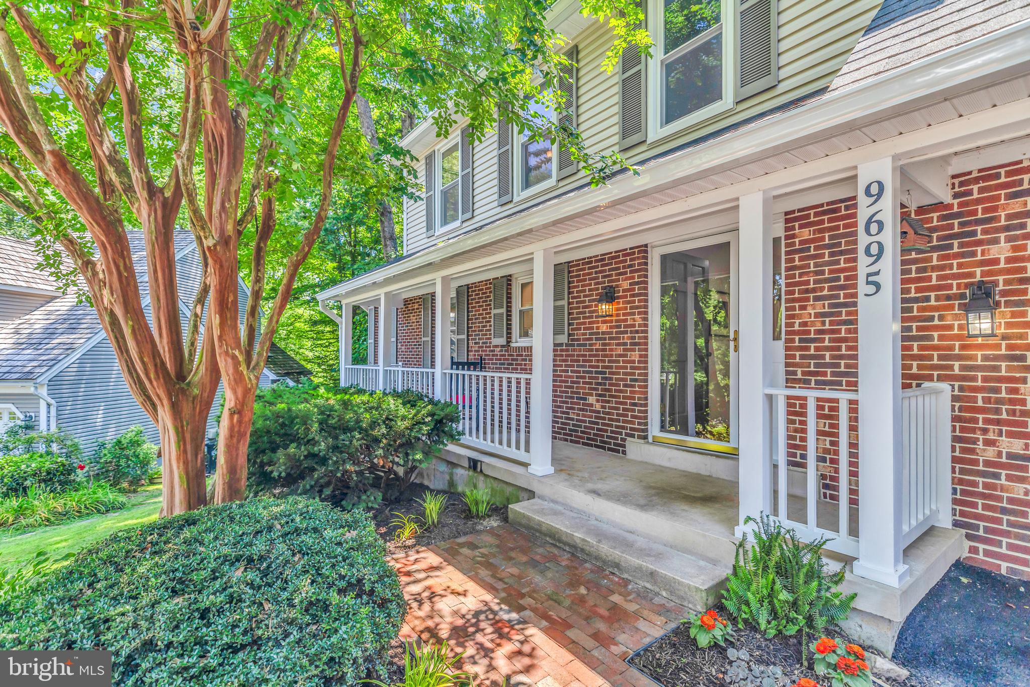 9695 HOLLY OAK COURT