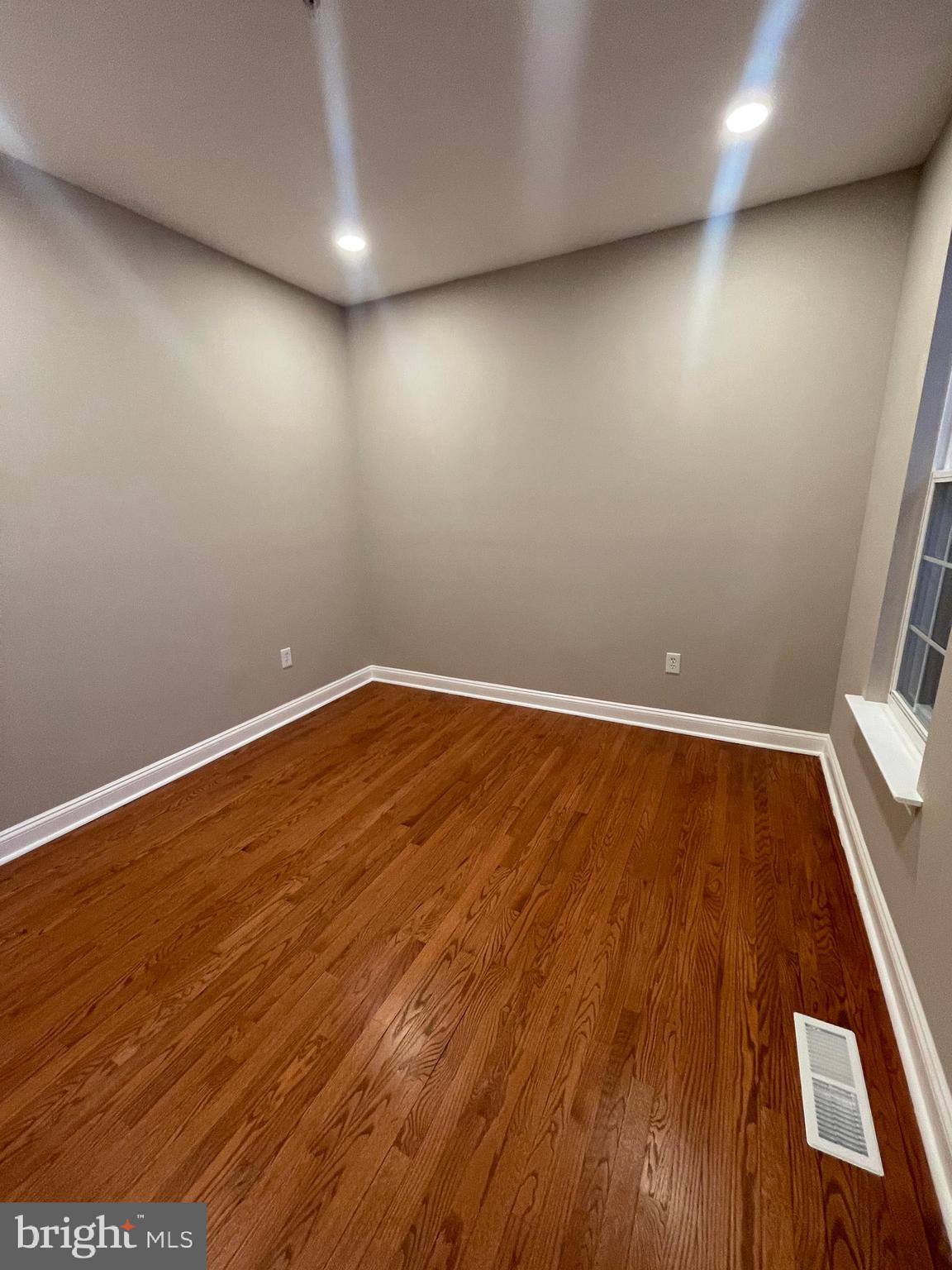 JAMESTOWNE ESTATES - Residential