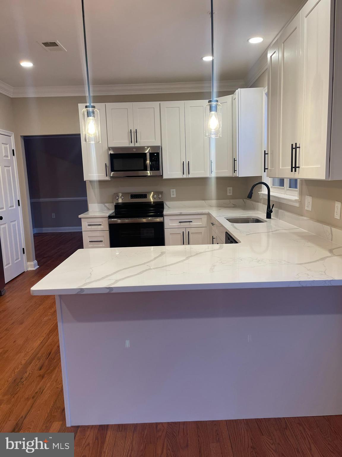 JAMESTOWNE ESTATES - Residential