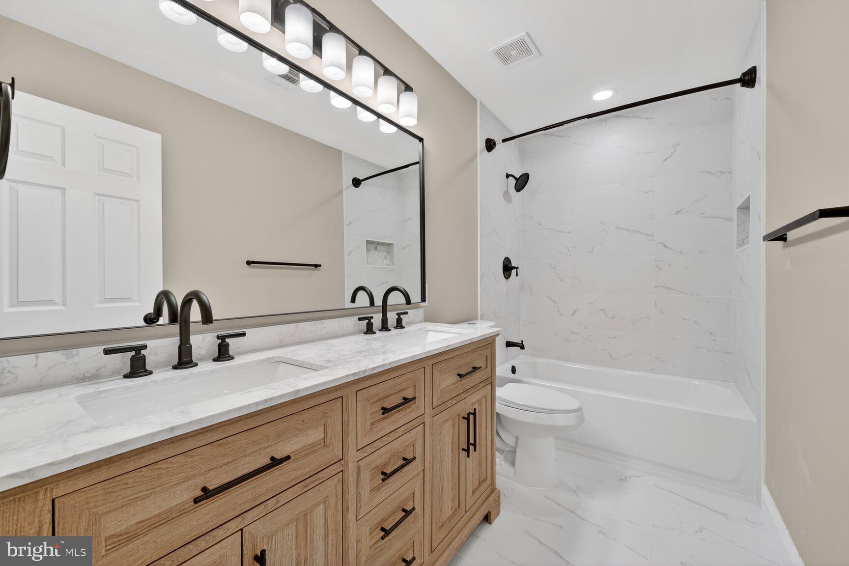 JAMESTOWNE ESTATES - Residential