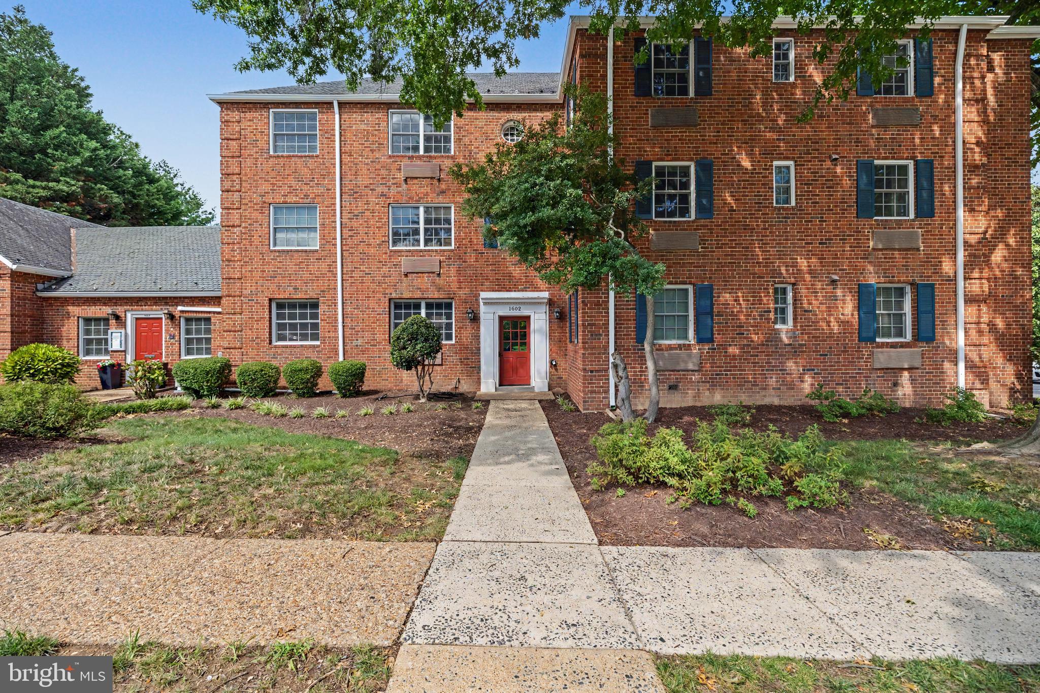 1602 W ABINGDON DRIVE 101