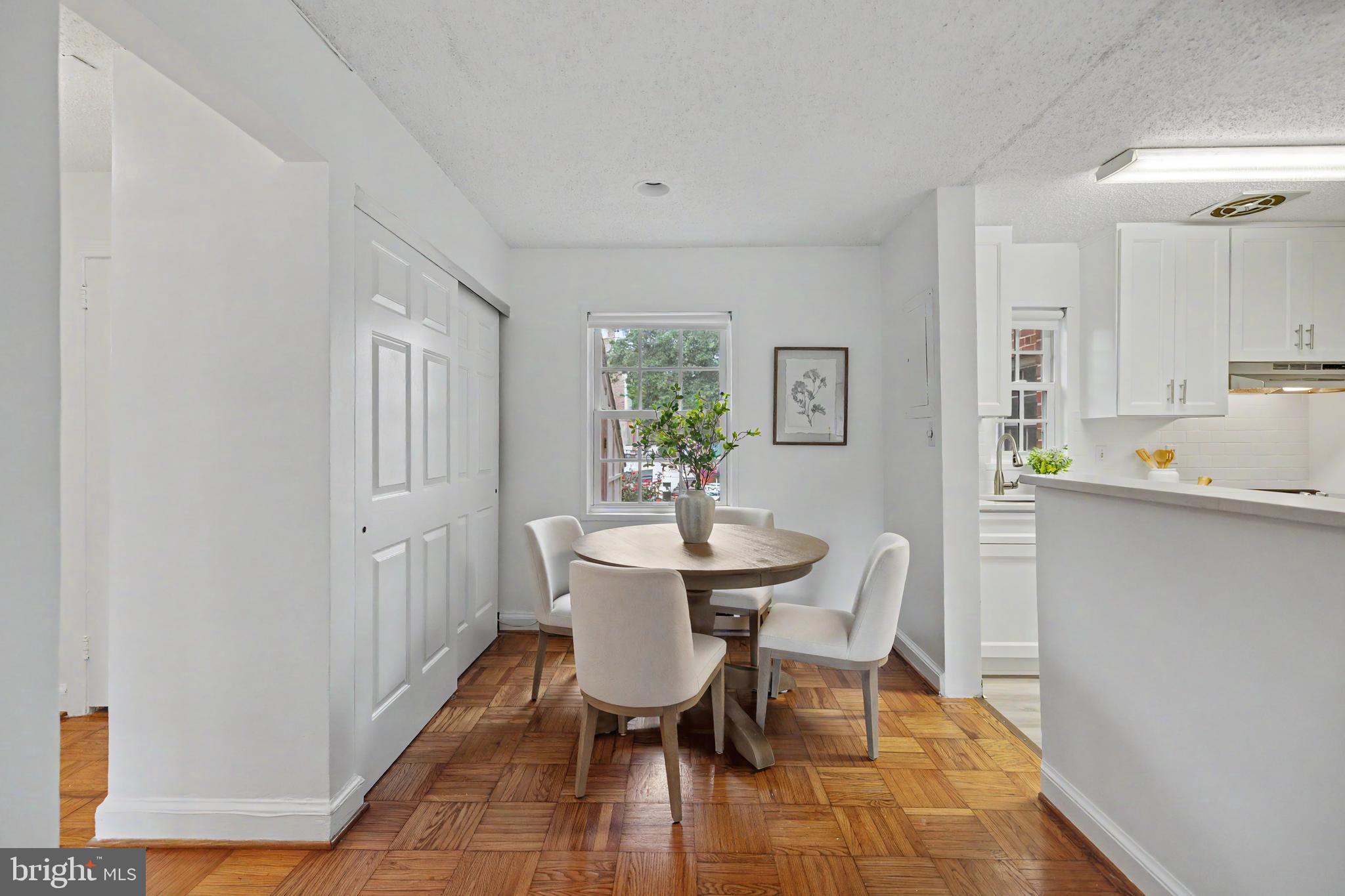 1602 W ABINGDON DRIVE 101