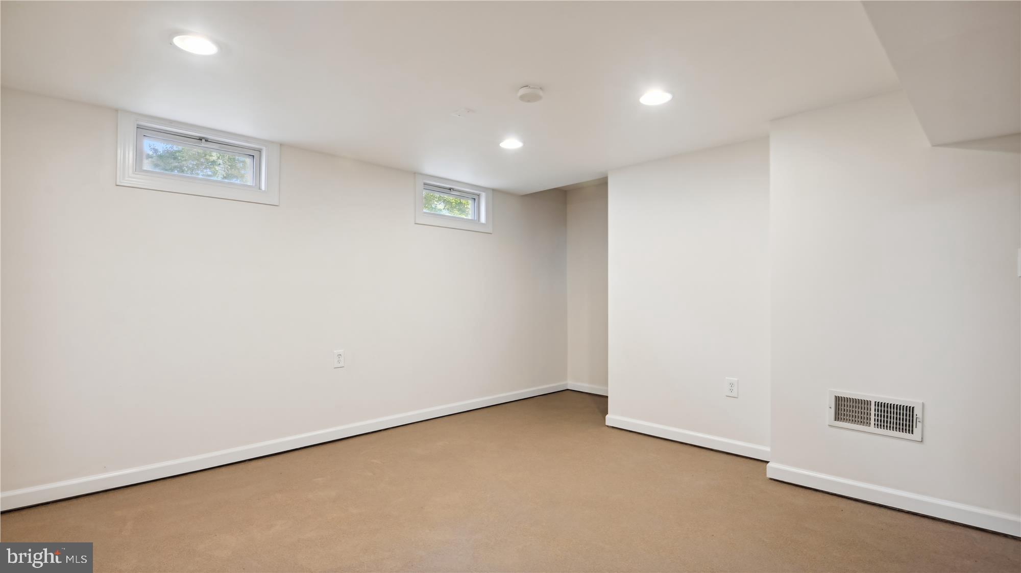 JEFFERSON MANOR - Residential Lease