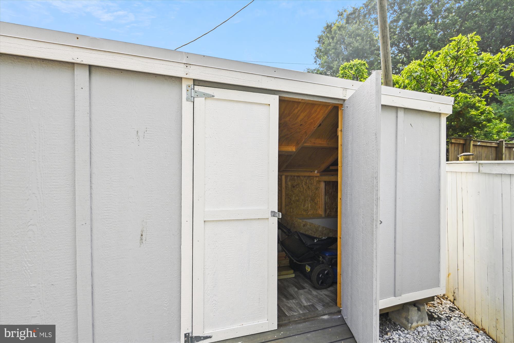 JEFFERSON MANOR - Residential Lease