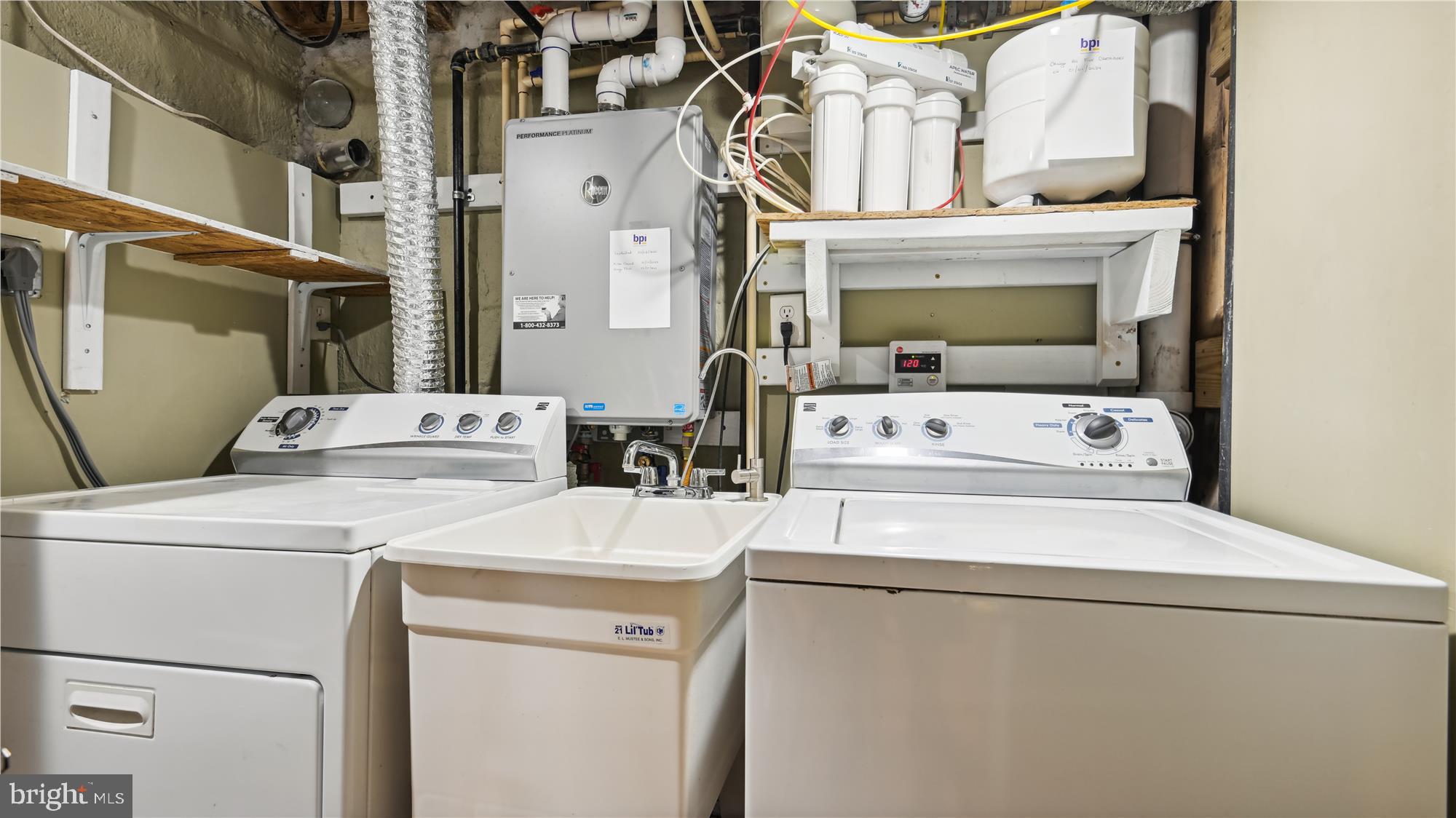 JEFFERSON MANOR - Residential Lease