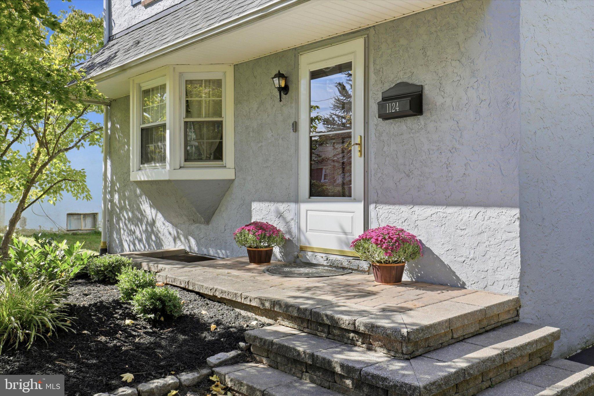 1124 HIGHLAND AVENUE