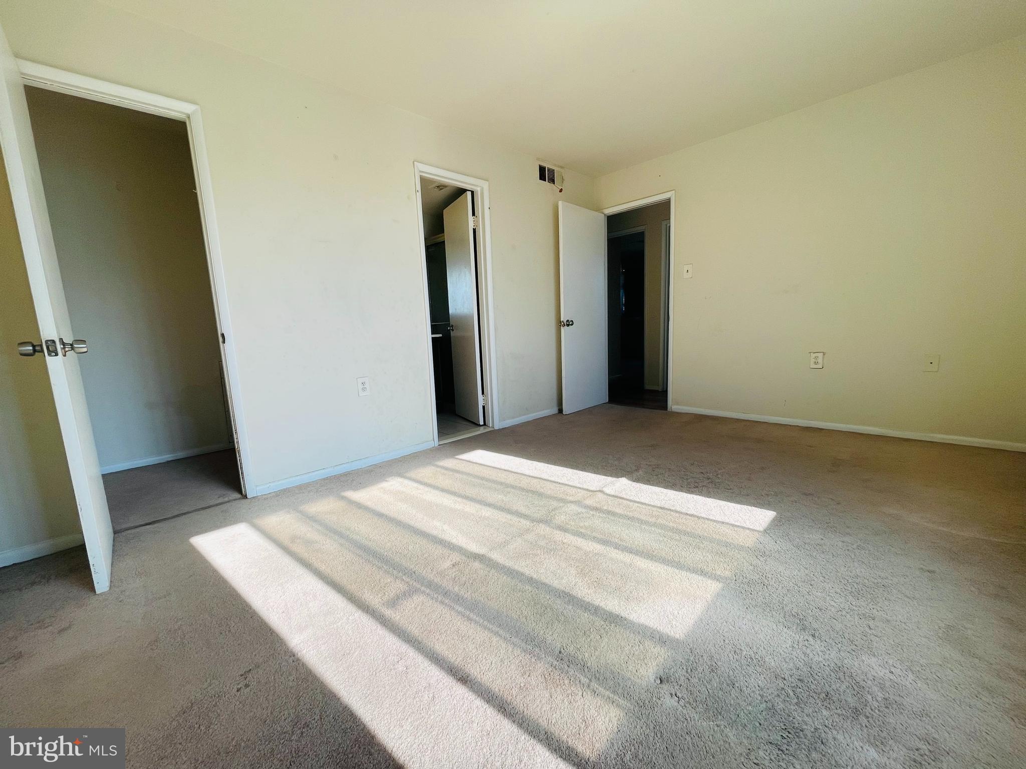 IVYMOUNT COURT - Residential Lease