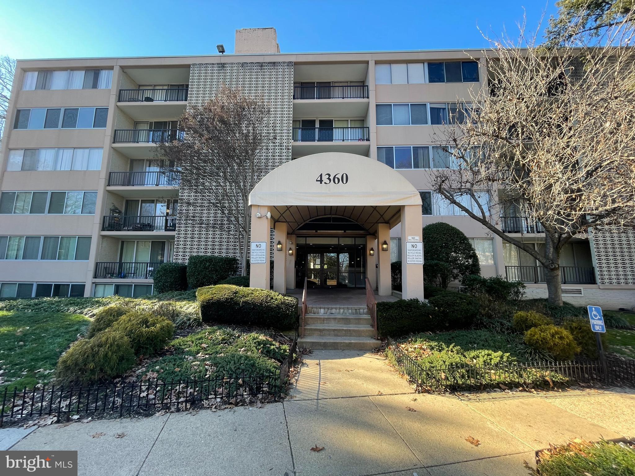 IVYMOUNT COURT - Residential Lease
