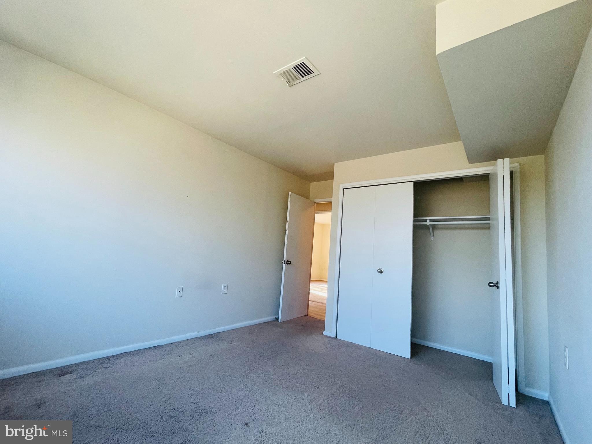 IVYMOUNT COURT - Residential Lease