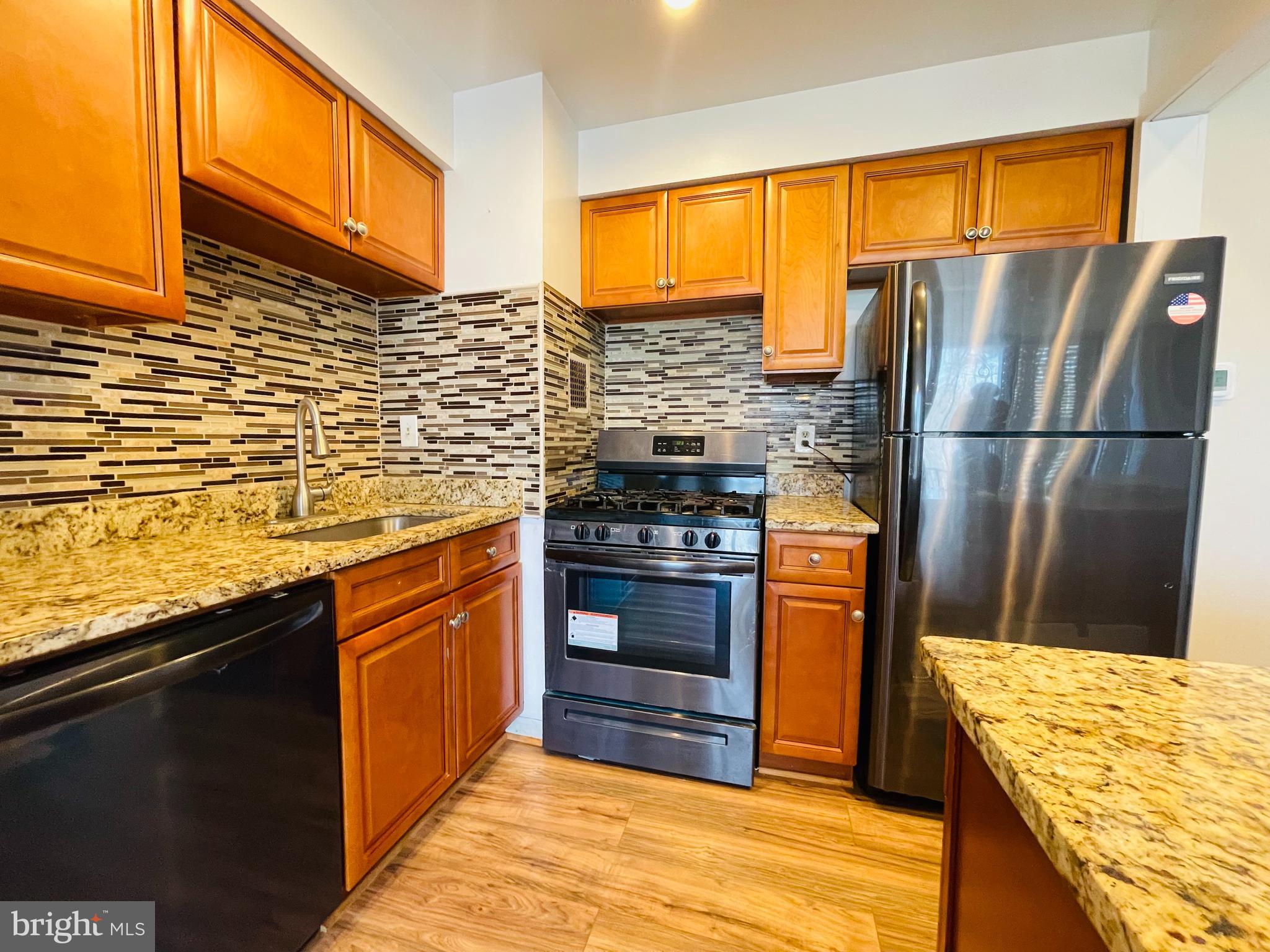 IVYMOUNT COURT - Residential Lease
