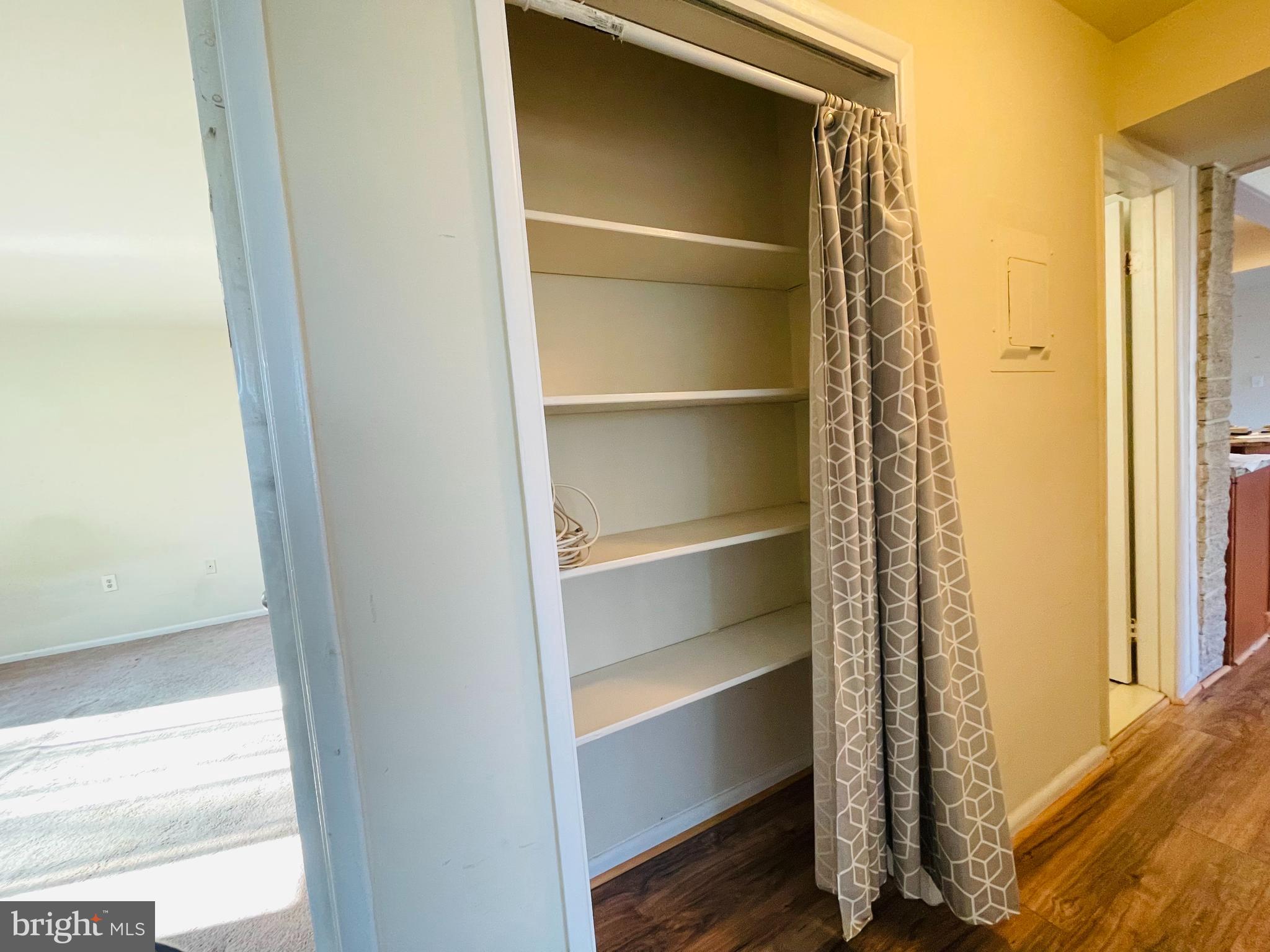 IVYMOUNT COURT - Residential Lease