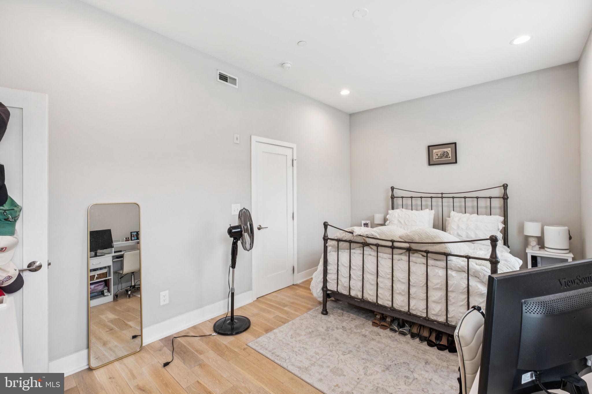 FAIRMOUNT - Residential Income