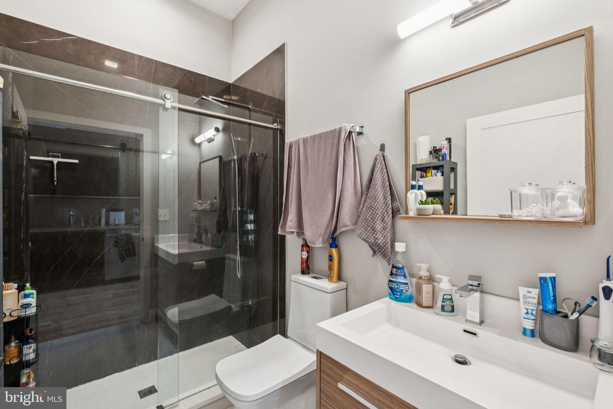 FAIRMOUNT - Residential Income