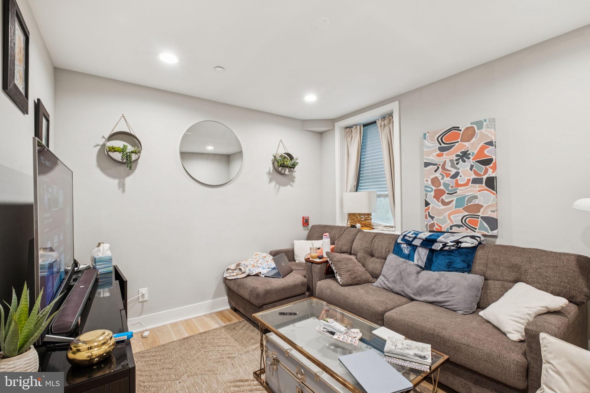 FAIRMOUNT - Residential Income